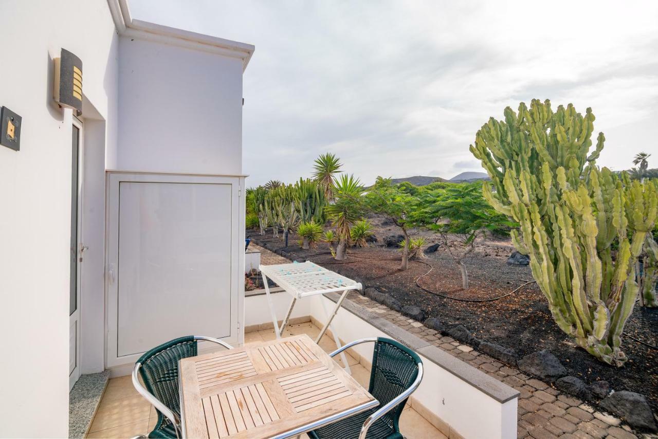 Charco Del Palo Bungalows ภายนอก รูปภาพ